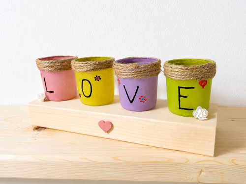 Dřevěná dekorace LOVE – mini vázičky — foto 3