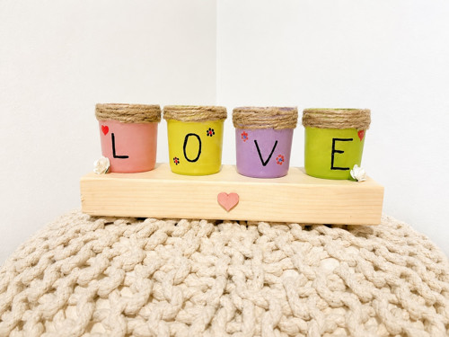 Dřevěná dekorace LOVE – mini vázičky — foto 2