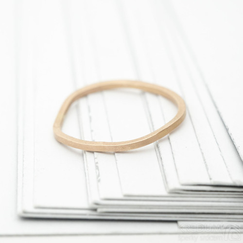 Zlatý snubní prsten - Plain Gold Red — foto 5
