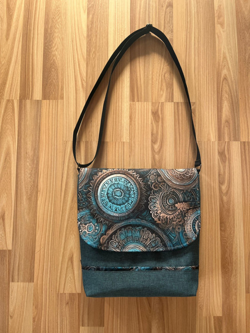 Crossbody kabelka s mandalami — foto 2
