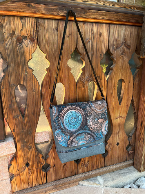 Crossbody kabelka s mandalami — foto 3