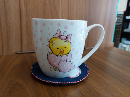 Podtácek s bílými srdíčky — foto 2