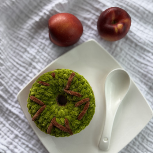 Háčkovaný donut z hebké žinylky — foto 2