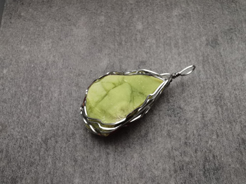 Kiwi opál - přívěsek, chirurgická ocel — foto 4