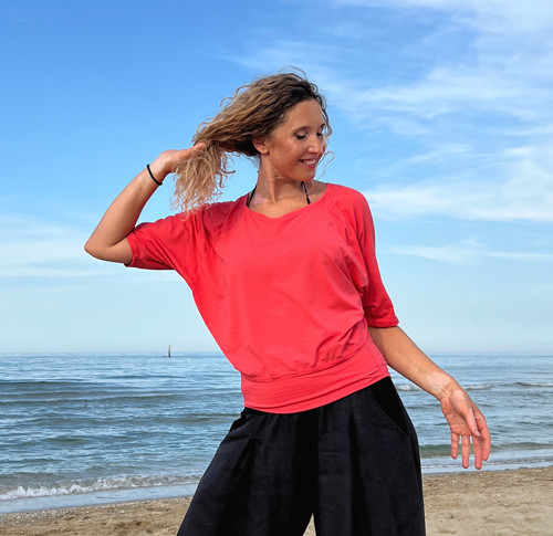 Volné triko korálové — foto 4