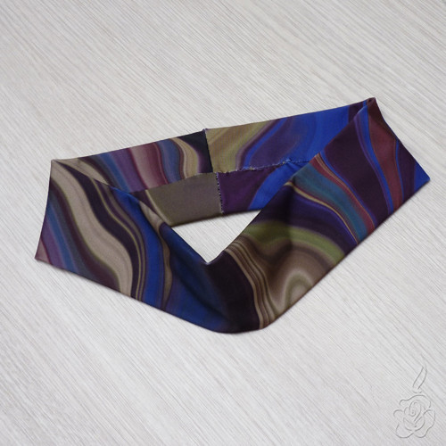Tmavší elastická čelenka - abstrakce — foto 2