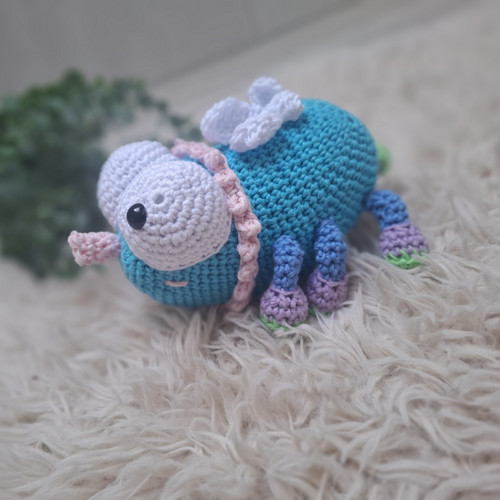 Háčkovaná moucha Líla — foto 3