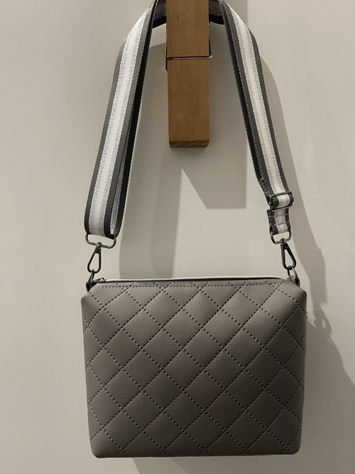 CROSSBODY KABELKA - S - koženka — foto 2