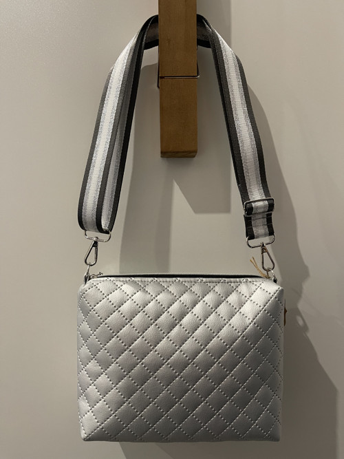 CROSSBODY KABELKA - S - koženka — foto 2