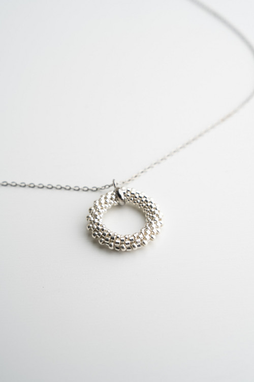 Přívěsek s řetízkem "Silver Circle" — foto 3