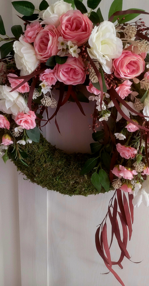 Věnec z růží – romantická elegance — foto 6