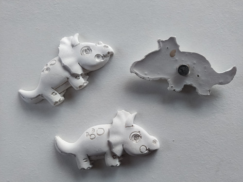 Sádrový magnet dinosaurus Triceratops ?️? — foto 2