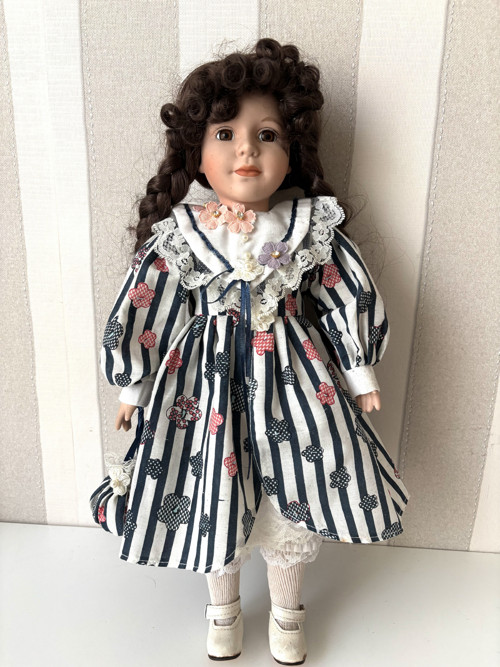 Porcelánová panenka Sophia — foto 2