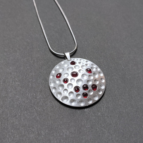 Garnet Rain Drops – sada šperků s českým granátem — foto 5