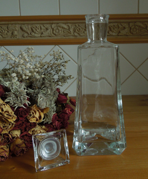 Skleněná karafa v elegantním designu — foto 6
