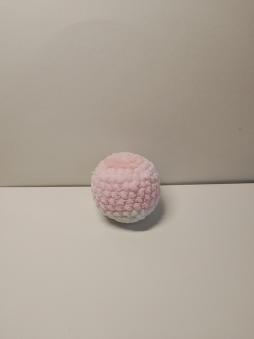 Antistresová háčkovaná kulička — foto 2