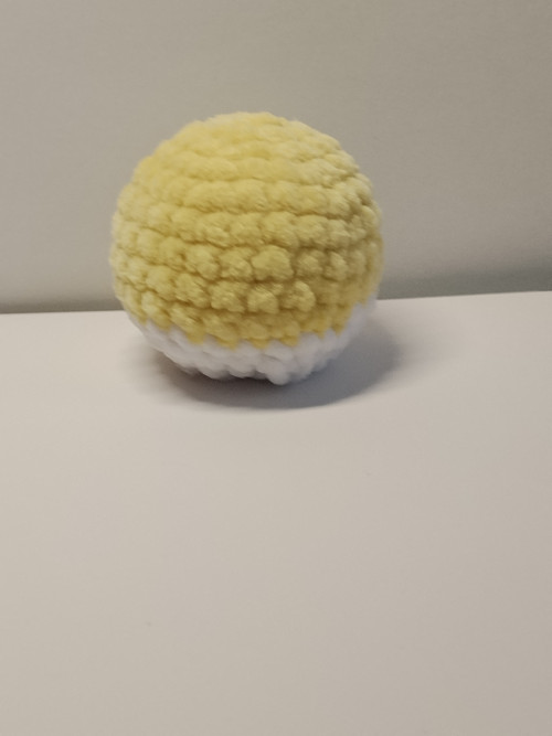Antistresová háčkovaná kulička — foto 2