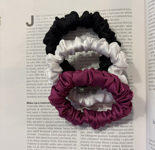 Hedvábné scrunchies – trio elegance — foto 3