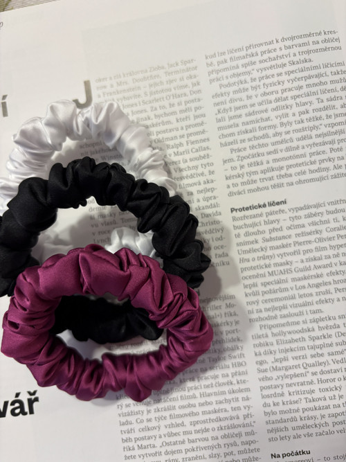 Hedvábné scrunchies – trio elegance — foto 4