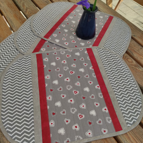 Prostírání patchwork šedé červené ovàl Srdíčka — foto 2