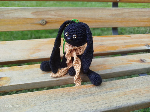 HANDMADE Amigurumi Bunny Rabbit Keychain 6" — foto 2