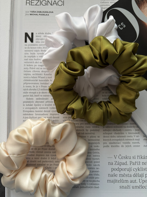 Hedvábné scrunchie – Olive Latte Collection — foto 3