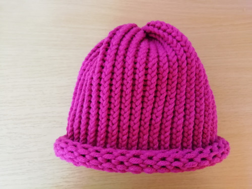 Pletená čepice purpurová — foto 2