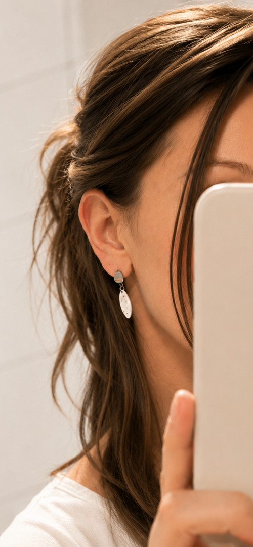 Minimalistické polymerové náušnice – kapky — foto 2