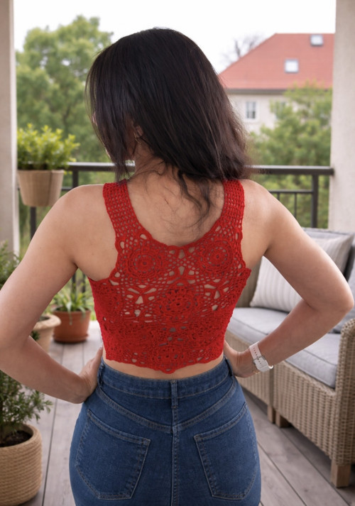 Letní háčkovaný crop top — foto 2