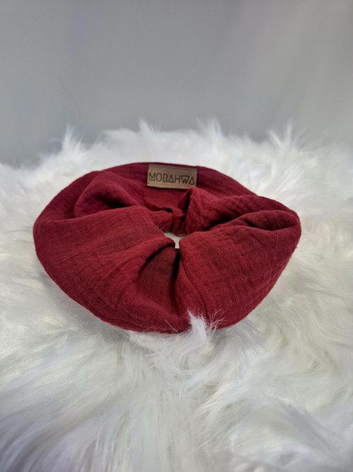 Mušelínová scrunchie gumička - vínová — foto 2