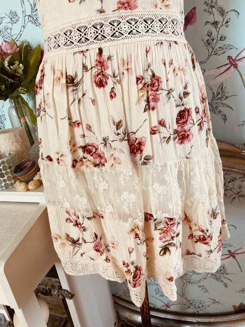 Šaty vintage roses — foto 4
