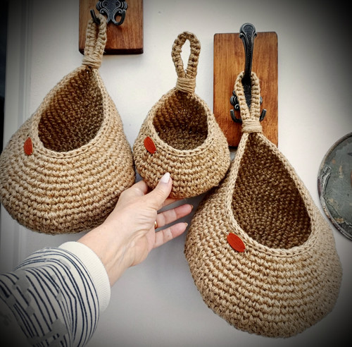 Sada 3 háčkovaných jutových košíků v boho stylu — foto 4
