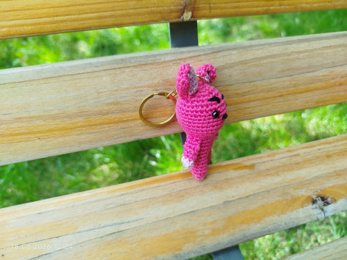 Handmade Amigurumi Bunny Rabbit Keychain 3,2" — foto 2