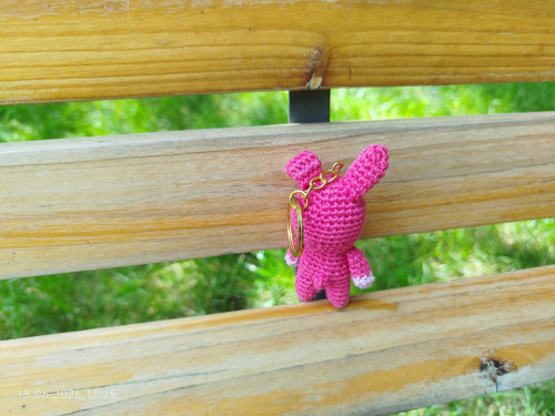Handmade Amigurumi Bunny Rabbit Keychain 3,2" — foto 4