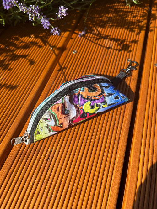 Klíčenka s karabinou - grafity — foto 2