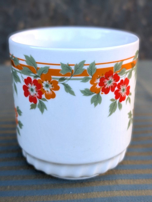 Retro porcelánový hrnek. — foto 2