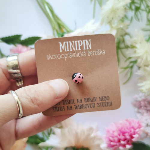 Růžová skoroopravdická beruška | minipin — foto 3