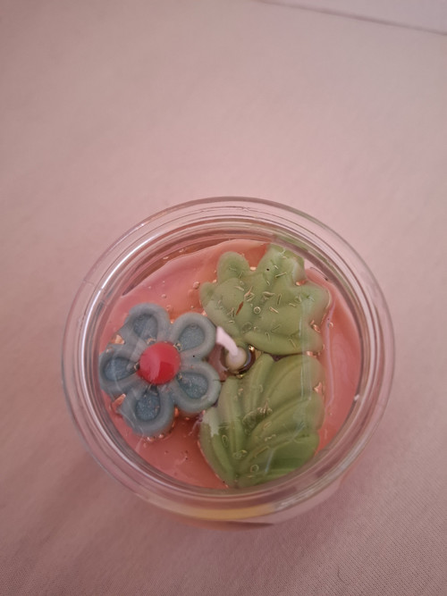 Květina s listy — foto 2