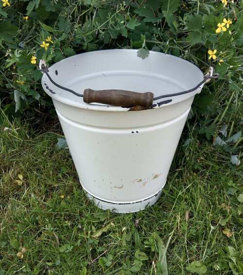 Smaltovaný bílý kyblík 30 cm SFINX — foto 5
