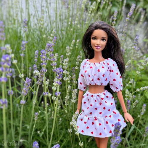 Suknička pro Barbie - bílá se srdíčky, s volánkem — foto 2