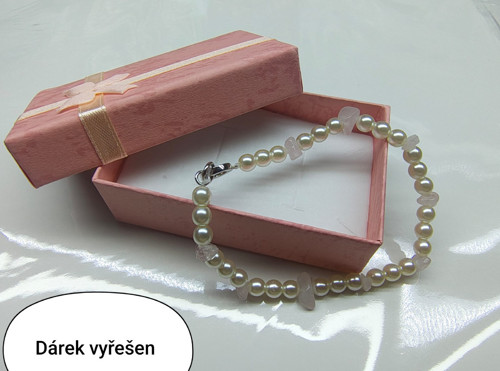 Perlový náramek s úlomky růženínu — foto 2
