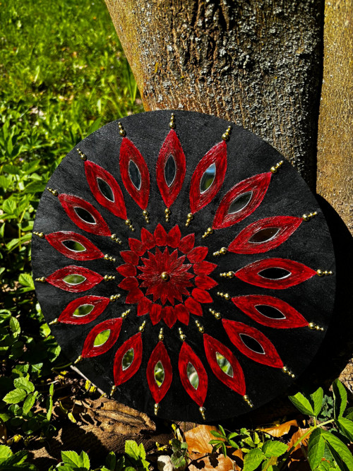 Mandala na dřevěném podkladu — foto 2