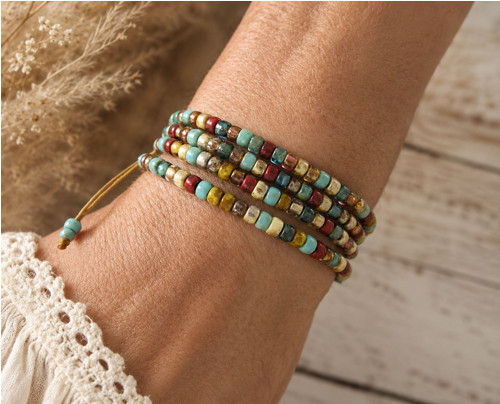 Boho korálkový náramek – Nastavitelný macramé — foto 2