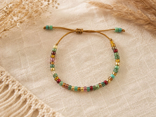 Boho korálkový náramek – Nastavitelný macramé — foto 5