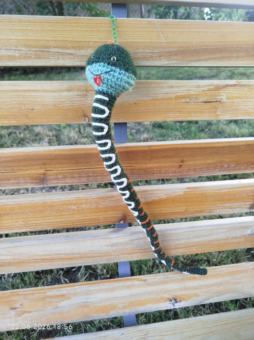 Handmade Amigurumi Snake Keychain 16" — foto 2