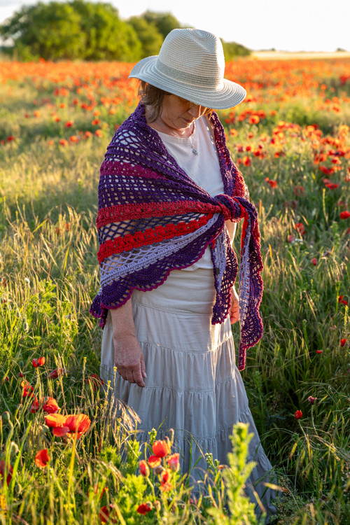 Bavlněný háčkovaný šátek fialový, boho pléd — foto 4
