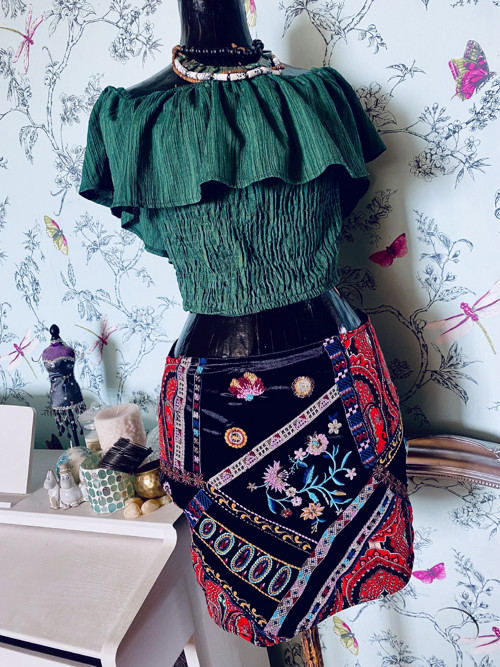 Crop top v zeleni jedlové — foto 4