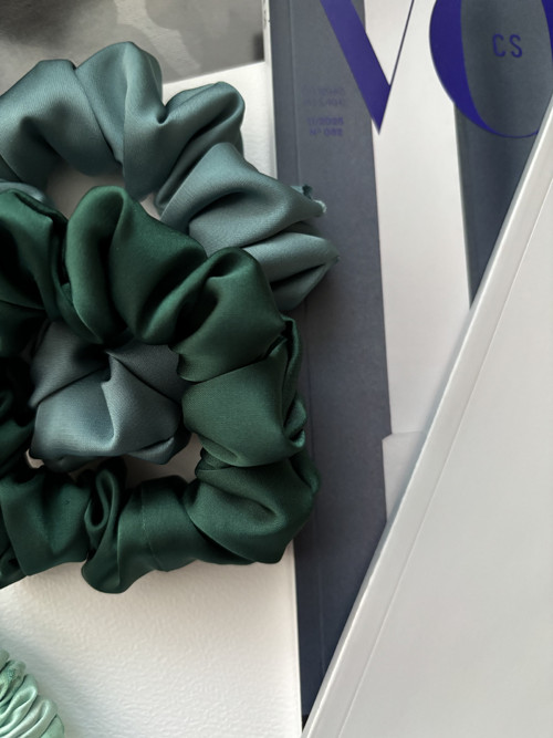 Hedvábné scrunchie gumičky – Lesní harmonie — foto 4