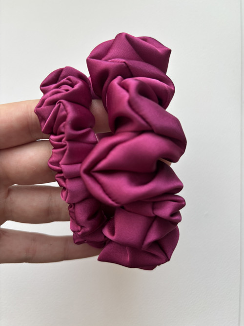 Berry Silk Scrunchie — foto 4