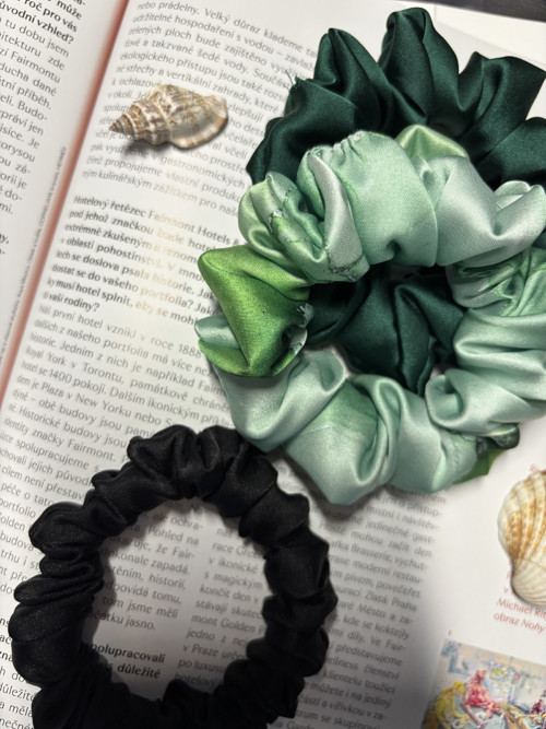 Emerald Whisper – Silk Scrunchie Set — foto 2